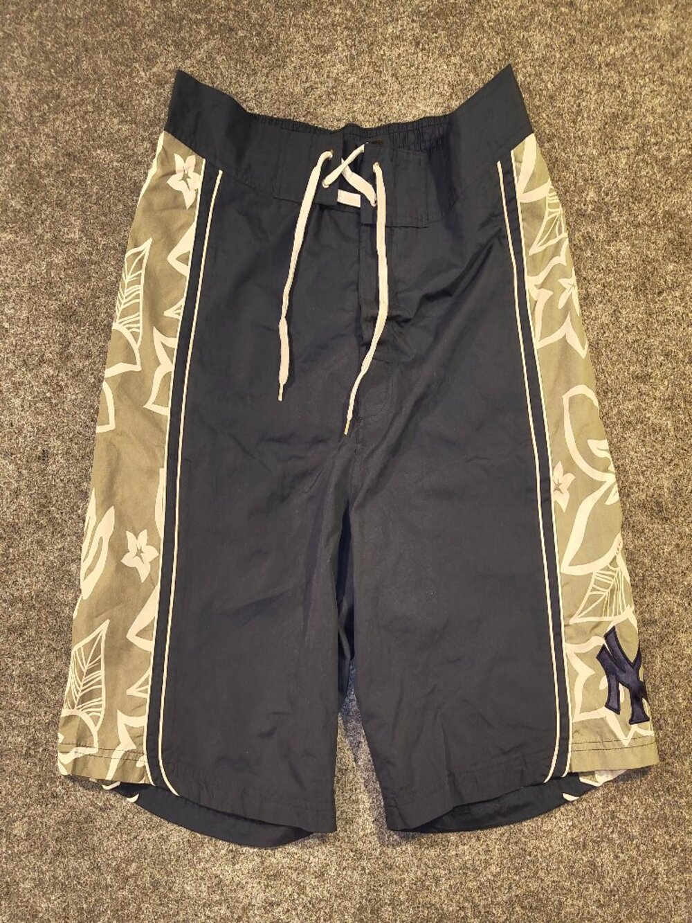 MLB Yankees Board Shorts by G‑III Sports XL Tropical Panel